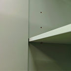 Meuble de rangement 4 portes Intaglio avec pieds en pin